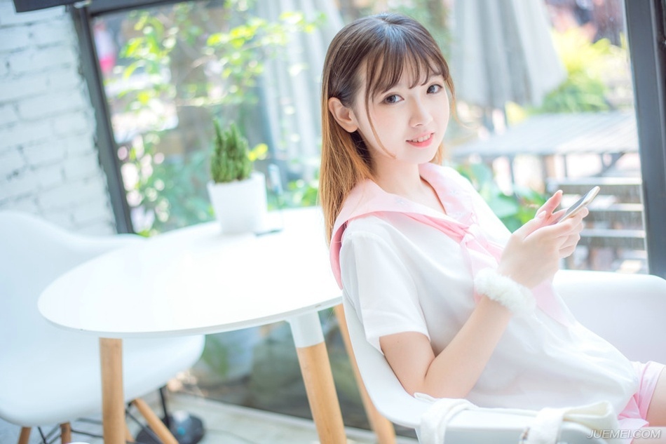 想到这里，诸葛亮眉头不禁蹙起来，如果真是如此的话，就得好生安排一番，尽量避免双方的冲突。